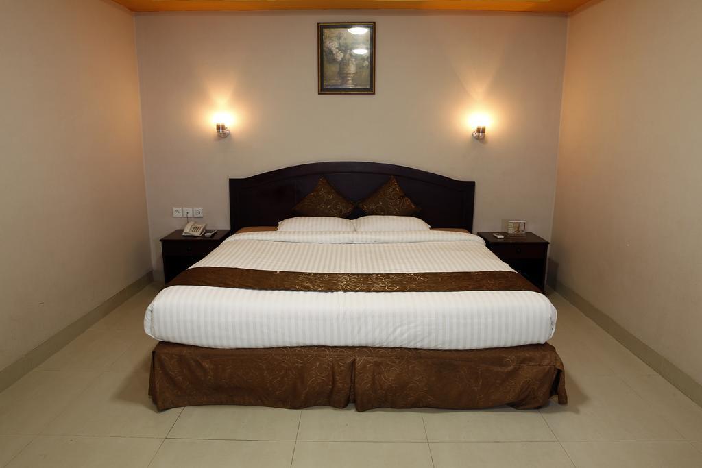 Grand Hotel Jambi Exterior photo